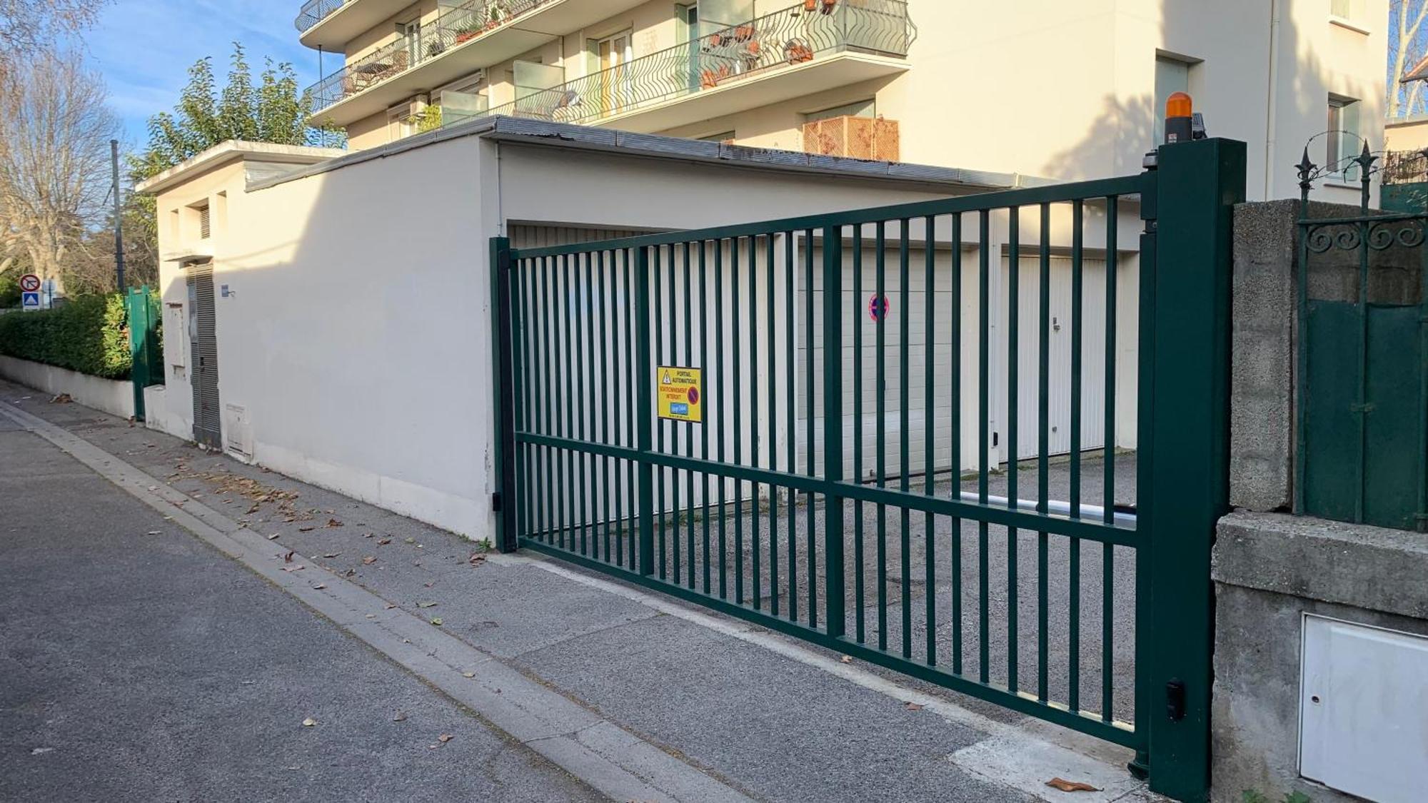 Au Calme De L'iris - Clim - Garage - Wifi - Tramway Appartement Avignon