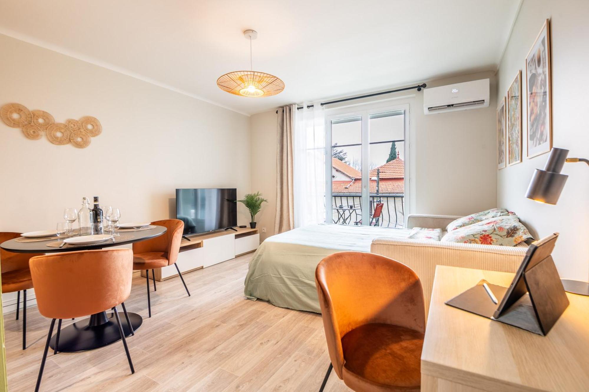 Appartement Au Calme De L'iris - Clim - Garage - Wifi - Tramway *